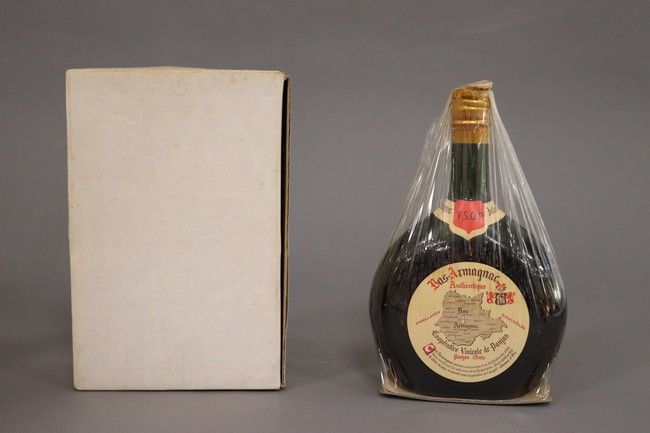 1 Basquaise Bas Armagnac V.S.O.P mise Cave...