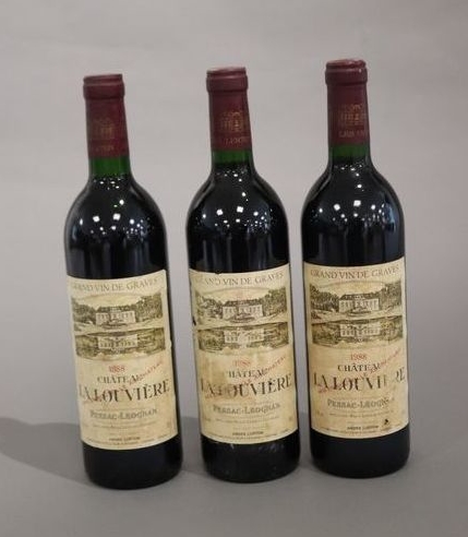 3 Blles CH. LA LOUVIÈRE Graves 1988.