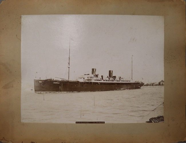 G. HAKIN (XXe siècle), photographe au Ha...