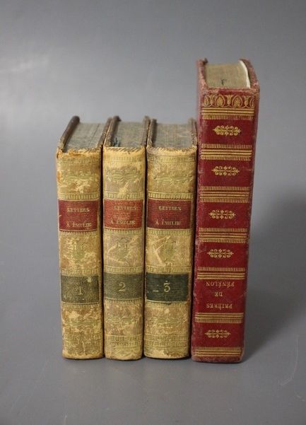 [PETITS FORMATS] - Réunion de 4 vol.: