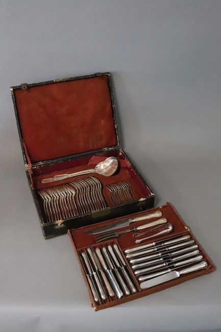 MENAGERE en métal argenté, lame en inox,...