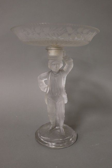 ORIGINALE COUPE en verre formée d'un pied...