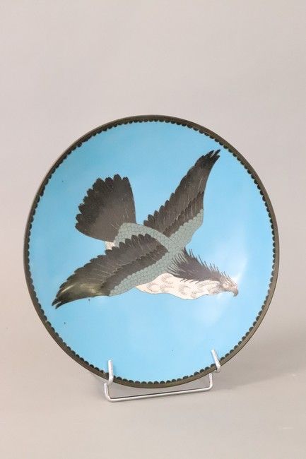 COUPE en cuivre et émaux cloisonnés figurant...