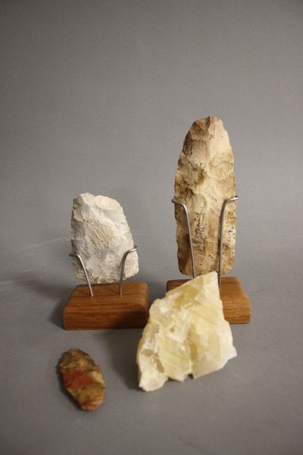 TROIS BIFACES taillées. (Mentions de provenance...