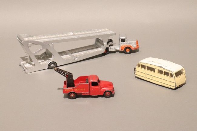 DINKY TOYS - 1/43e