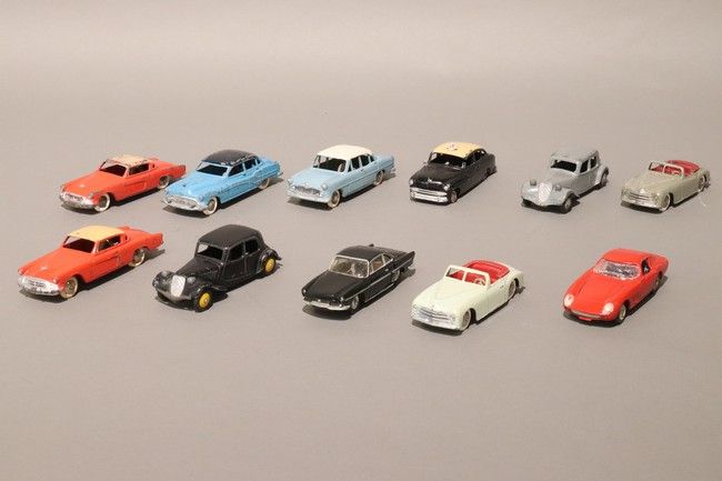 DINKY TOYS - 1/43e