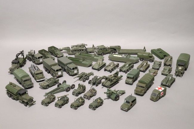 DINKY TOYS France - 1/43e