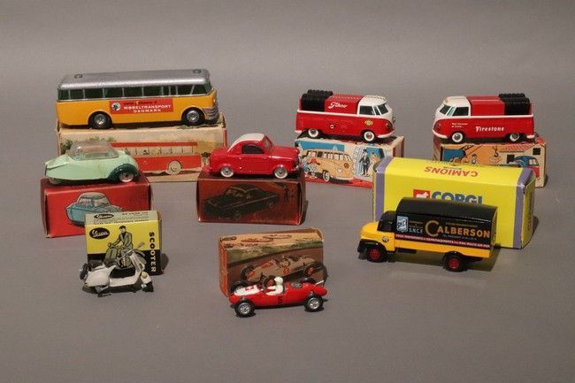 DIVERS - ENSEMBLE DE 8 VEHICULES DONT :