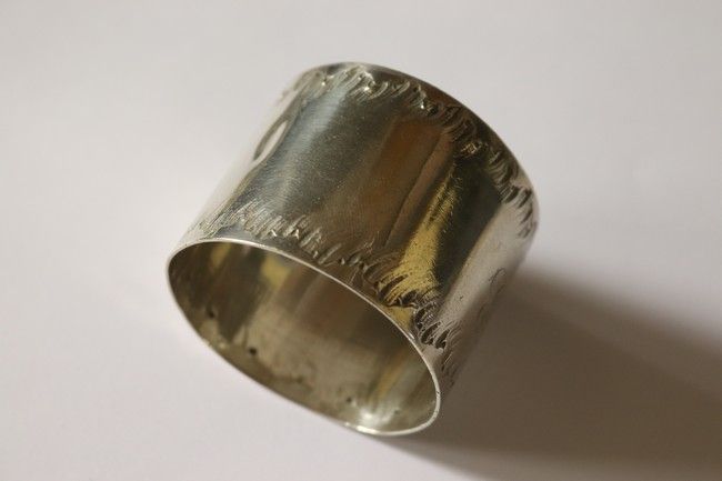 ROND DE SERVIETTE et COUPELLE sur batte en...