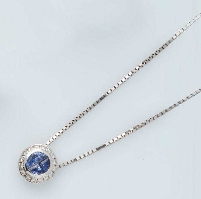 CHAÎNE ras-de-cou en or gris (750) avec pendentif...