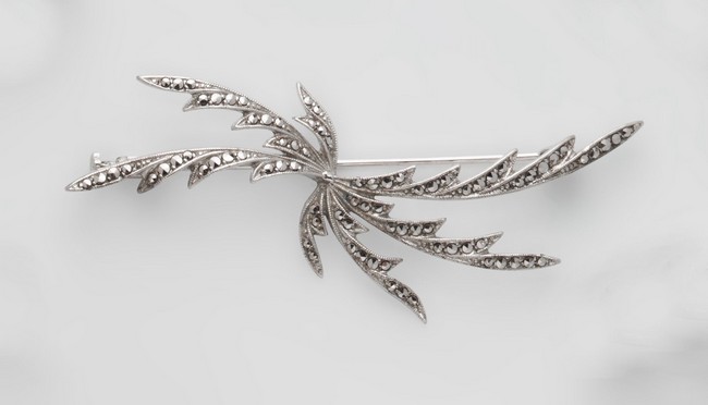 BROCHE FEUILLAGE en argent (800) avec hé...