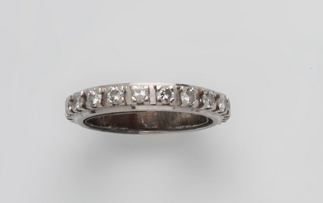 ALLIANCE AMERICAINE en or gris (750) et diamants...