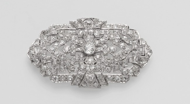 BROCHE PLAQUE en platine (950) et or gris...