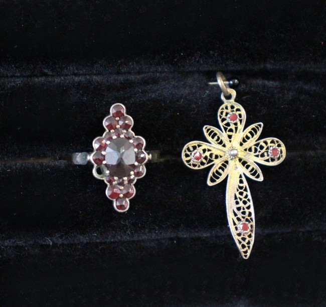 BAGUE en argent (900) sertie d'une fleur...