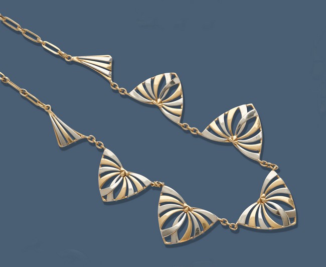 COLLIER en chute en or jaune (750) à cinq...