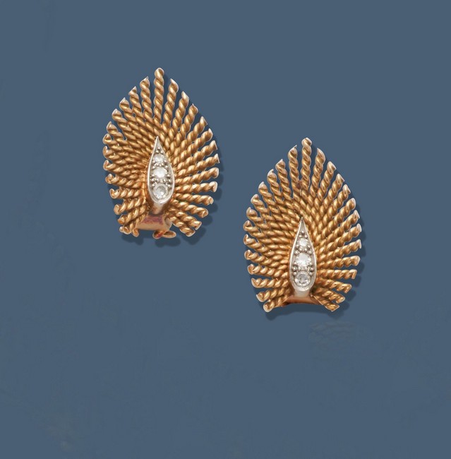 PAIRE DE CLIPS D'OREILLE en or jaune (750)...