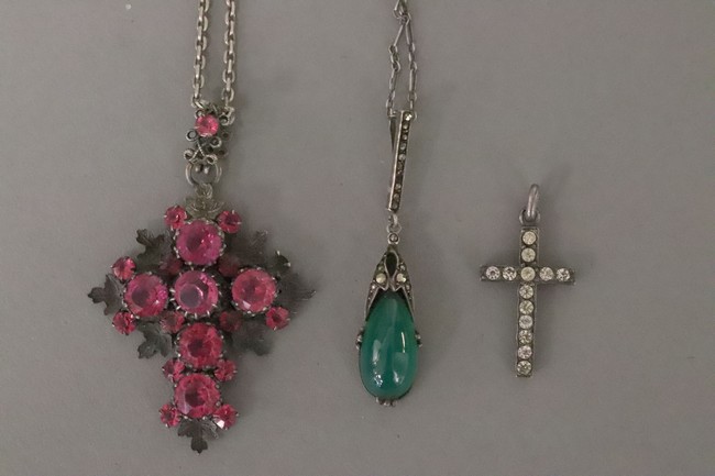 LOT DE BIJOUX en argent, comprenant: