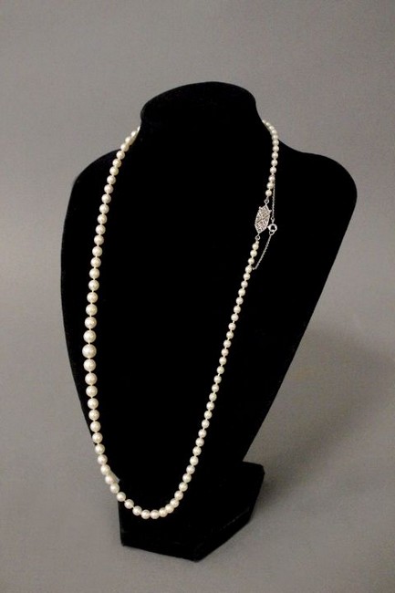 COLLIER DE PERLES de culture en chute avec...
