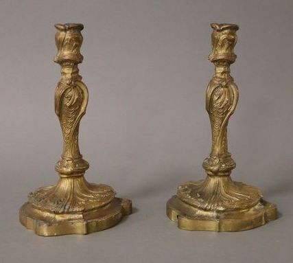 PAIRE DE FLAMBEAUX en bronze anciennement...