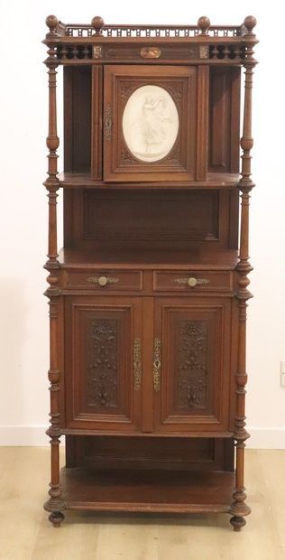 PETIT CABINET A HAUTEUR D'APPUI en noyer...
