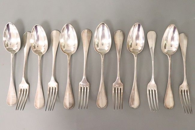 SIX GRANDS COUVERTS en argent (950) modèle...