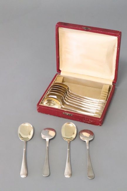 ONZE CUILLÈRES à glace en argent intérieur...