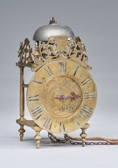 HORLOGE A RÉVEIL de forme cage ou lanterne,...