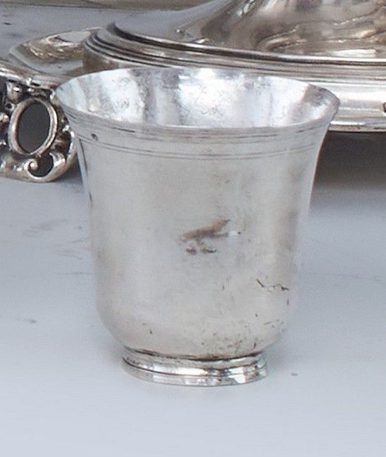PETITE TIMBALE en argent de forme tulipe...