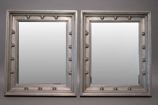 PAIRE DE MIROIRS rectangulaires en bois teinté...