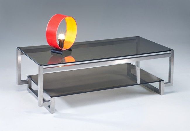 TABLE BASSE rectangulaire à piètement moderniste...