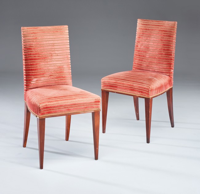 PAIRE DE CHAISES en bois teinté façon acajou...