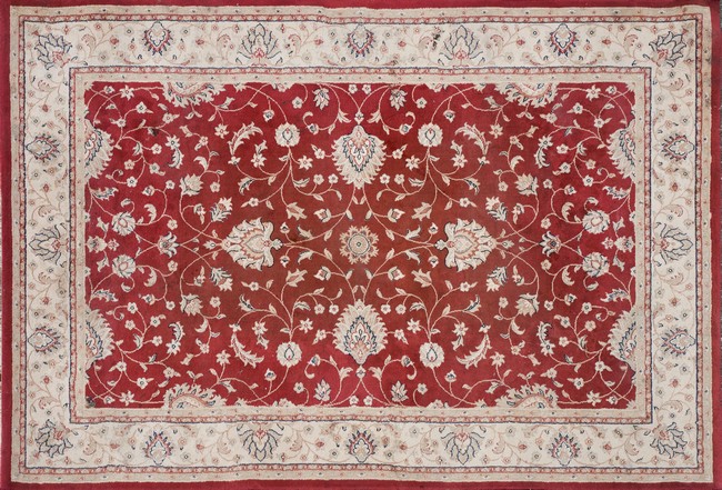 TAPIS rectangulaire en laine à décor floral...