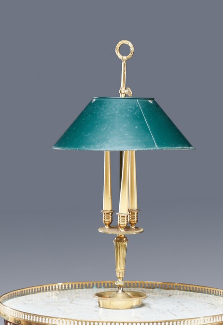 LAMPE BOUILLOTTE en bronze doré, à trois...