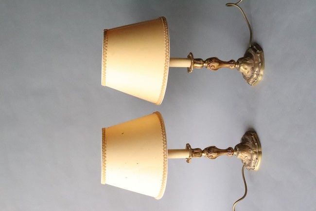 PAIRE DE LAMPES en bronze doré, le fût balustre...