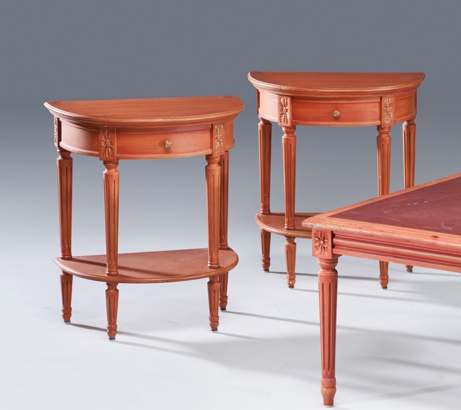 PAIRE DE TABLES DE CHEVET demi-lune en bois...