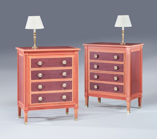 PAIRE DE PETITES COMMODES rectangulaires...