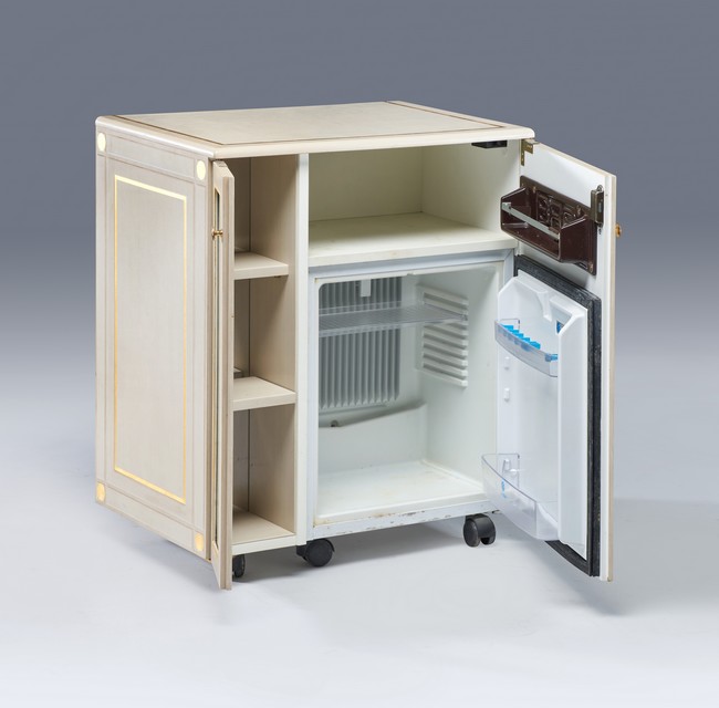 MINI-BAR sur roulettes en bois stratifié...