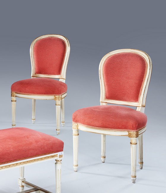 PAIRE DE CHAISES à dossier violoné cabriolet,...