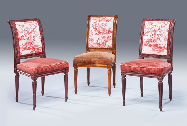 PAIRE DE CHAISES à dossier renversé en bois...