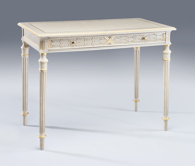 PETIT BUREAU plat de dame rectangulaire,...