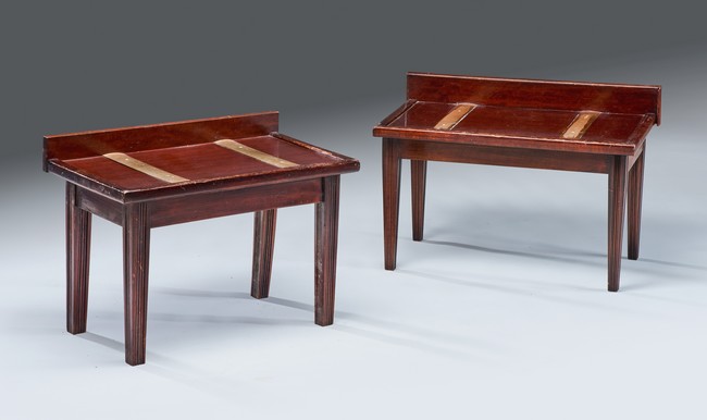 DEUX TABLES PORTE-BAGAGES rectangulaires...