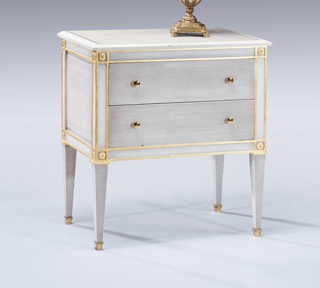 PETITE COMMODE rectangulaire en bois laqué...