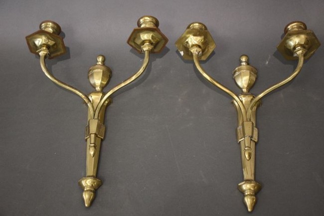 PAIRE D'APPLIQUES en bronze à deux bras de...