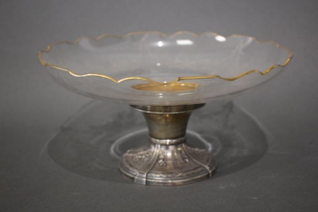 COUPE sur piédouche circulaire en cristal...