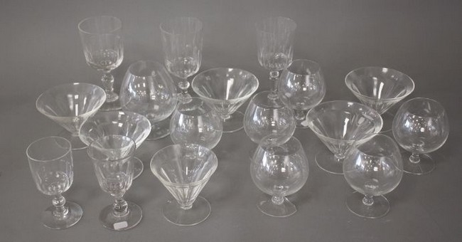 ENSEMBLE DE VERRES en verre, modèles dépareillés,...