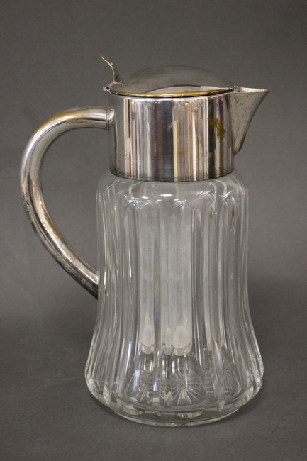 CARAFE A ORANGEADE en verre moulé, pressé...