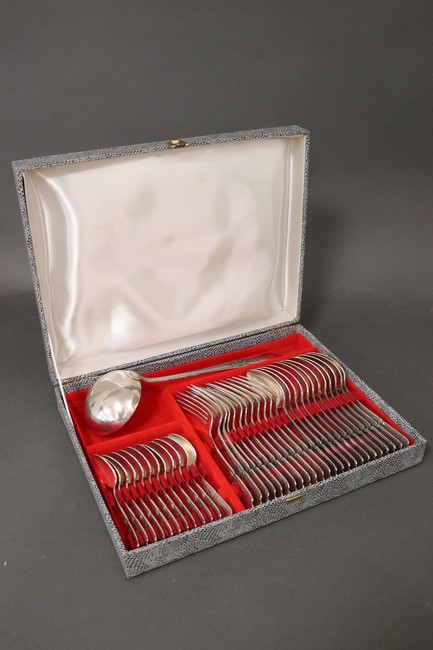 MÉNAGÈRE en métal argenté, modèle marly,...