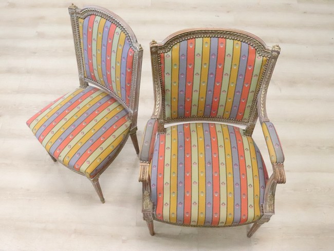 FAUTEUIL et CHAISE à dossier légèrement cabriolet...