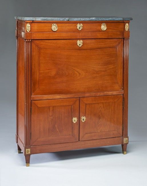 LARGE SECRETAIRE en acajou et placage d’acajou...