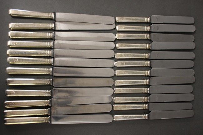 MENAGERE en argent uni (915) chiffrée BP,...